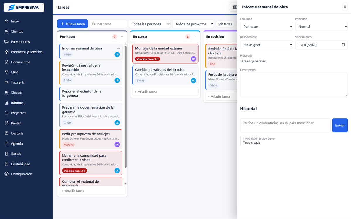 Tarea con su panel lateral, comentarios e historial